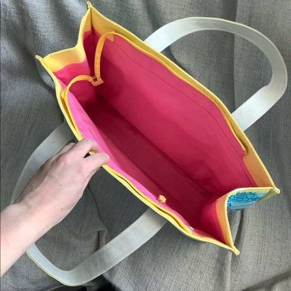 Alpha Xi Delta Lilly Pulitzer Tote - Picture 3 of 4